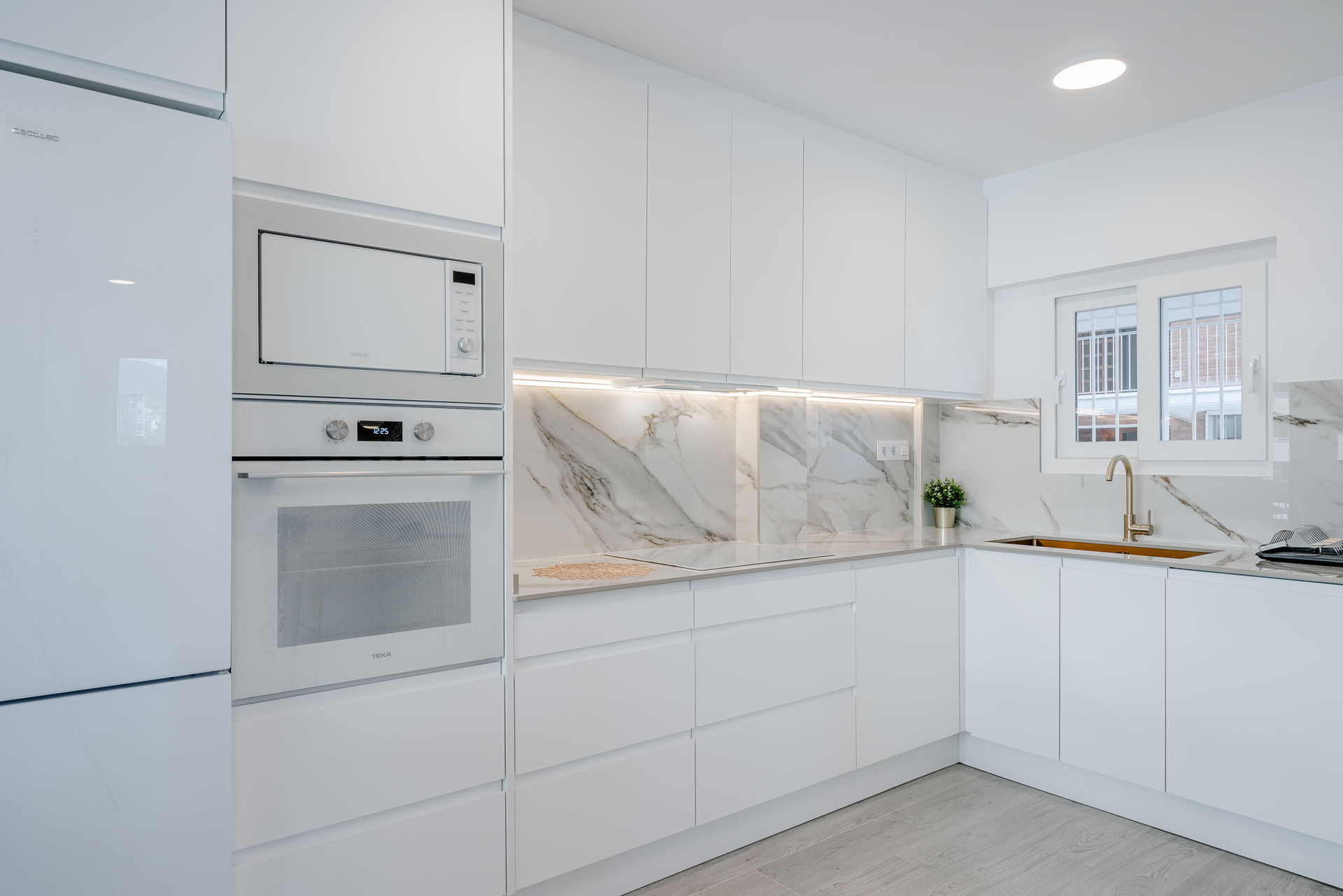 apartamento avenida juan carlos i 18